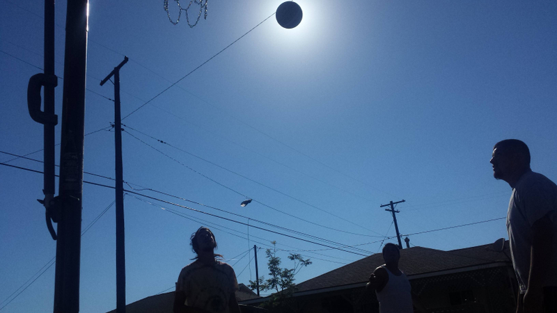 Illustration for article titled This perfectly timed picture is not of a solar eclipse